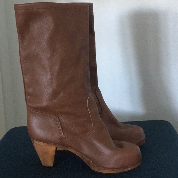 sanita clog boots